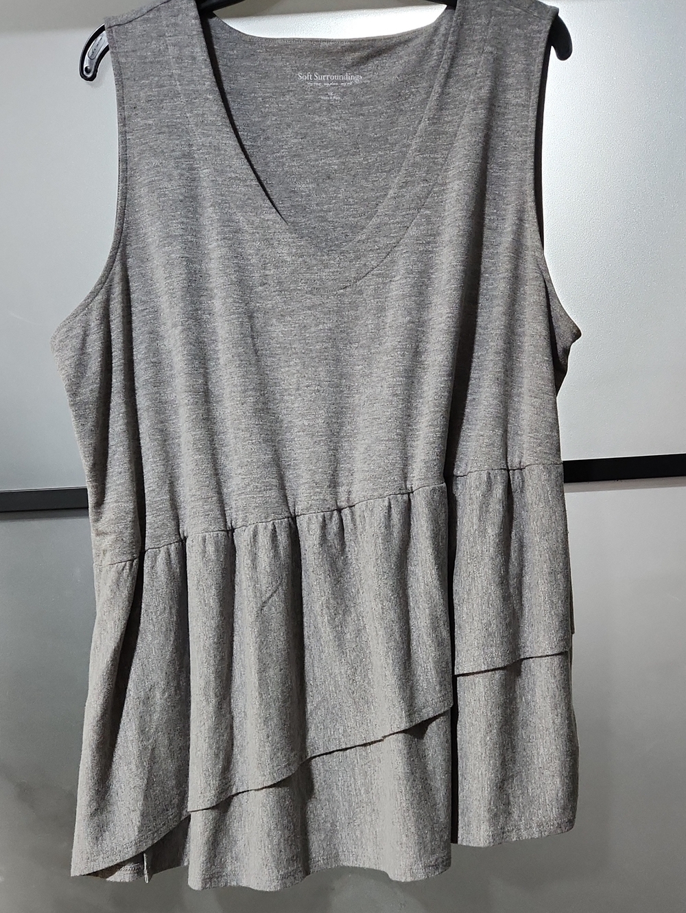 Soft Surroundings Sleeveless Tiered V-Neck Tank | Light Gray | Size 1X